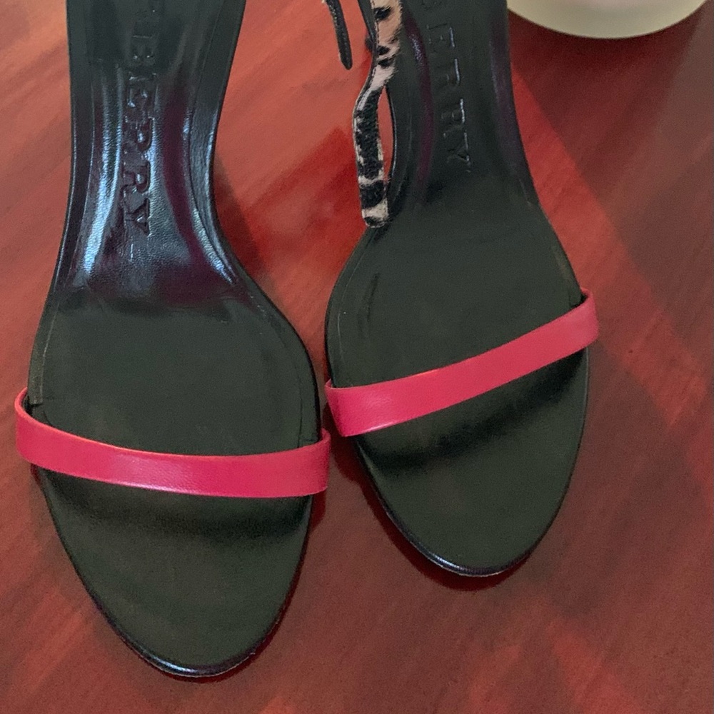 Stunning Burberry high heels - Picture 3 of 8